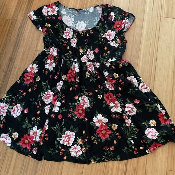 torrid Dresses & Skirts - Torrid, black floral challis skater dress women’s size 2 lightweight flowy